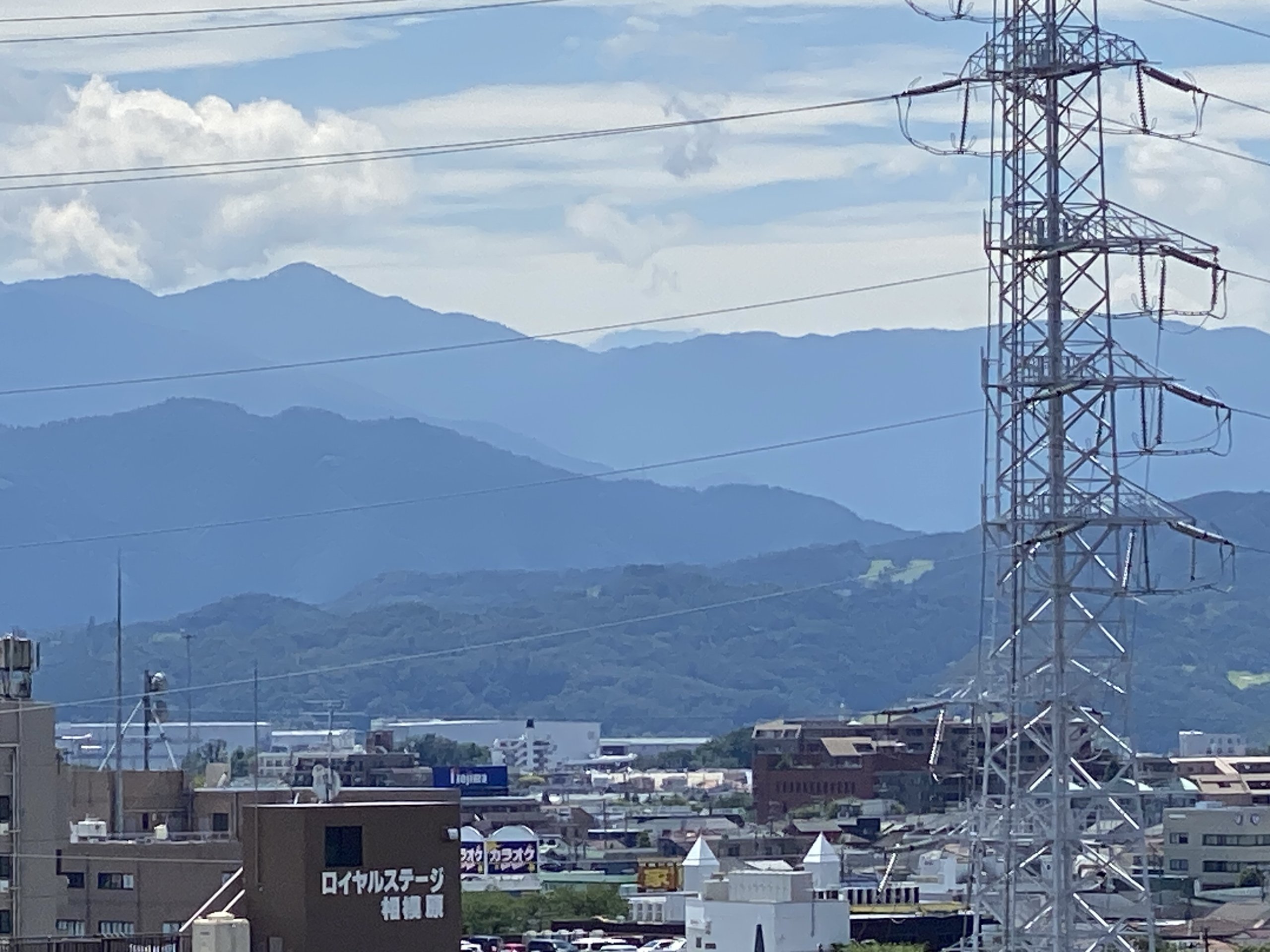 絶景を眺められる<br />
晴れた日には富士山もみることができます。