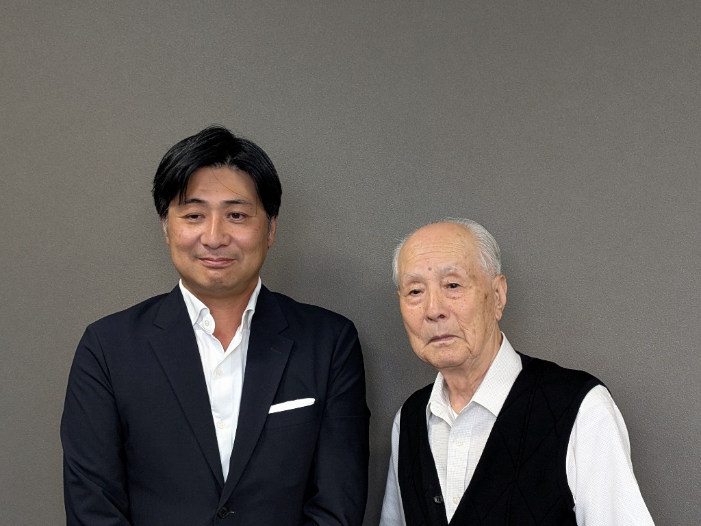 宮﨑会長と営業担当の寒河江